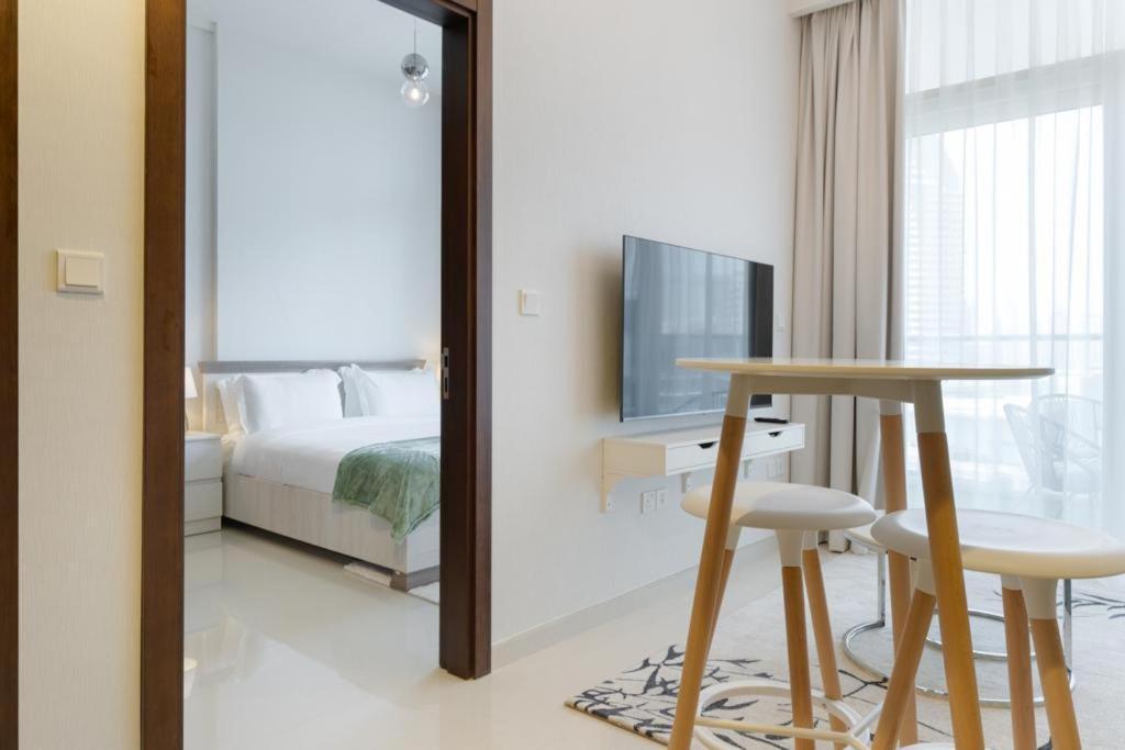 Апартаменты Brand New 1Br- Business Bay - Burj Khalifa View Дубай Экстерьер фото